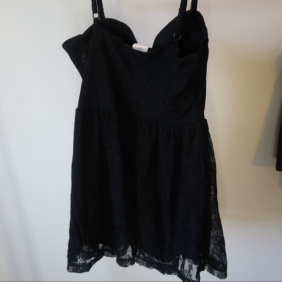 Black spaghetti strap top - Picture 4 of 4